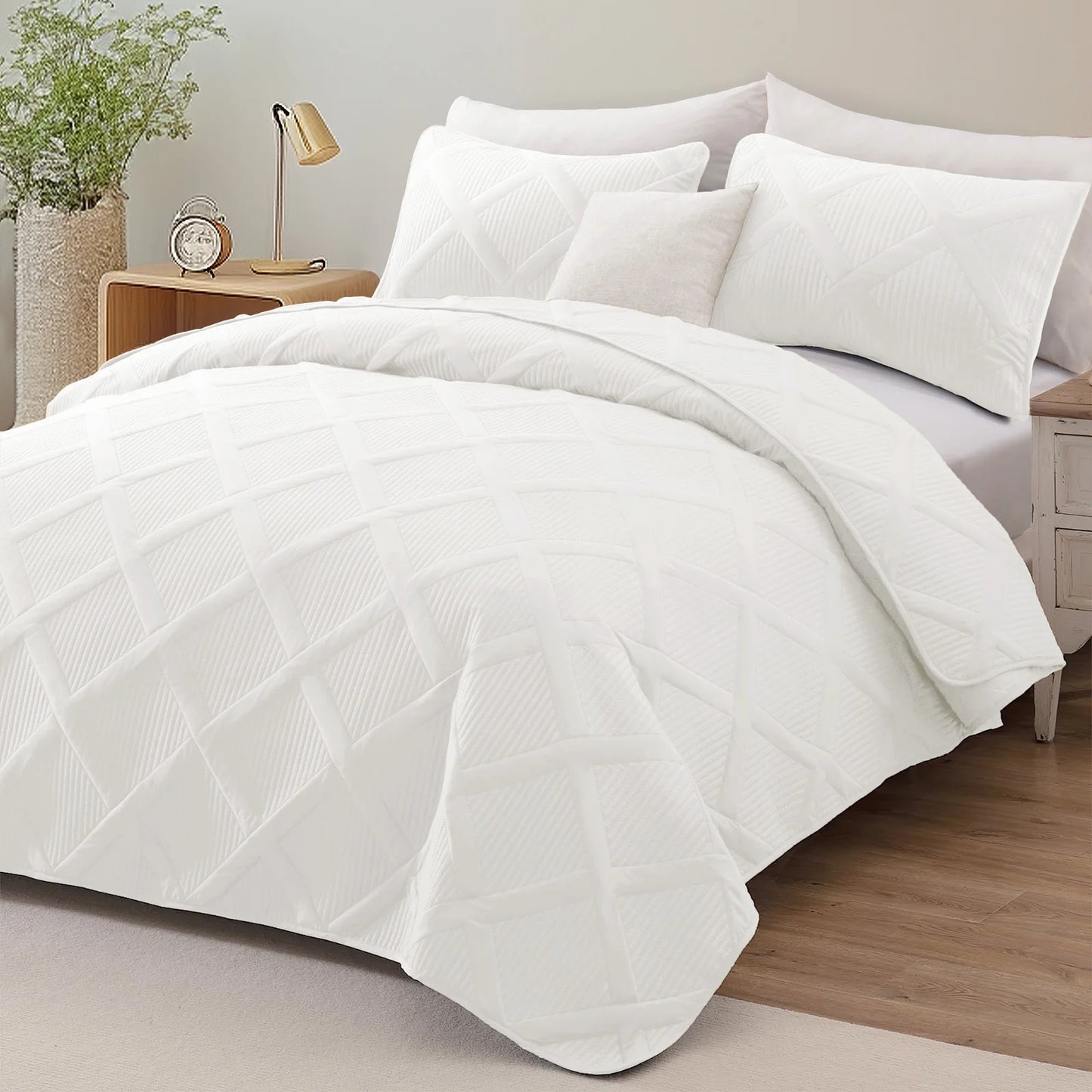 Ultrasonic 3-Piece King Quilt Set – Lightweight Striped Coverlet Bedspread in White, Modern Bedding